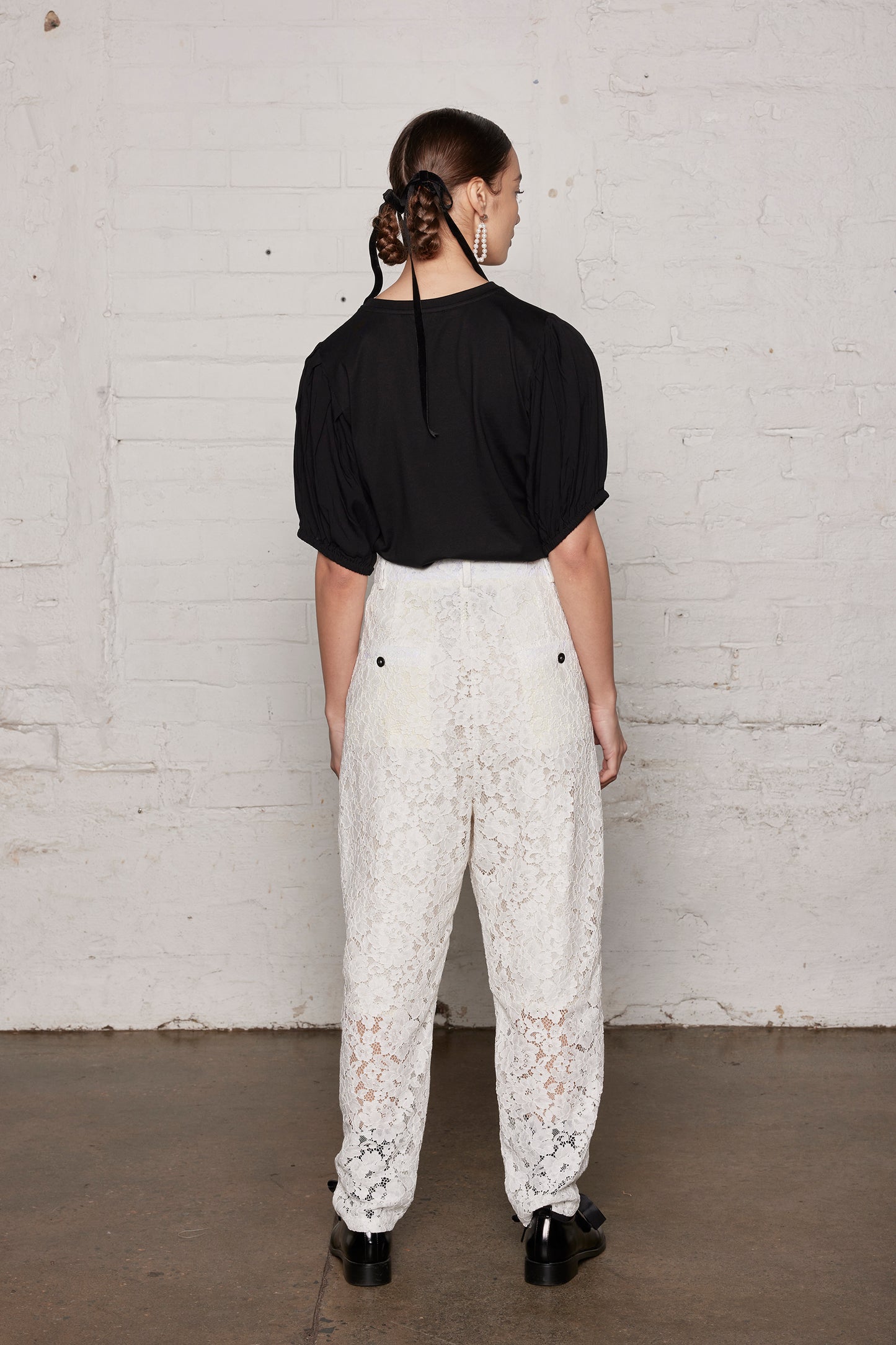 VIRTUOUS POET T - BLACK