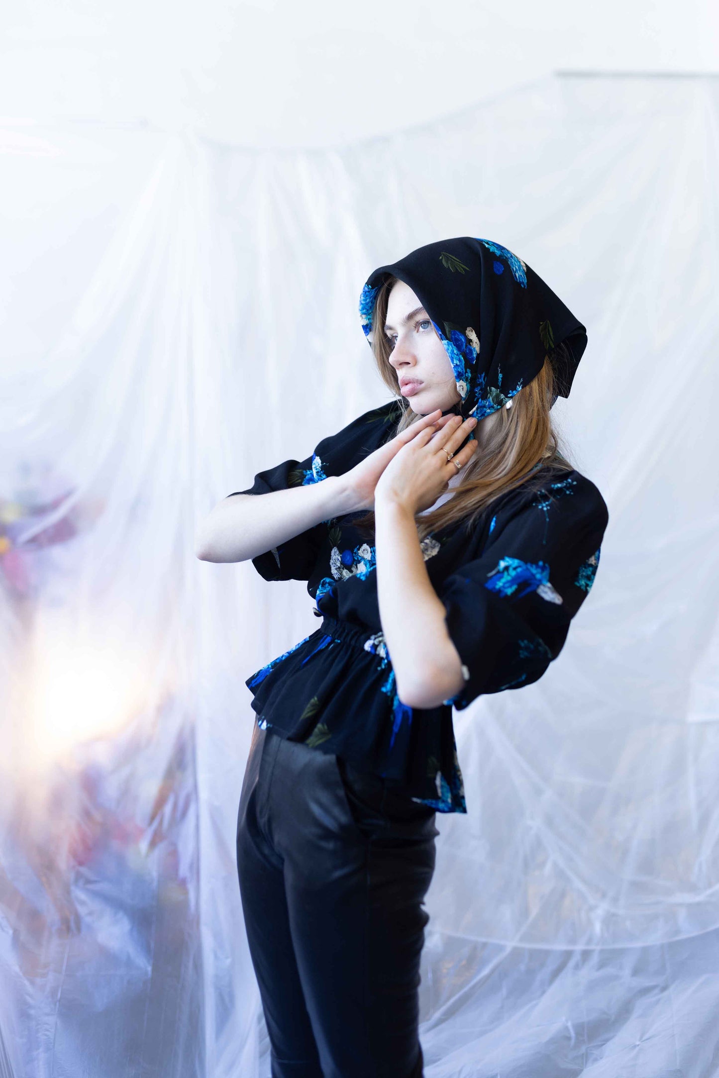 DONT CRY DAHLIA TEE - ELECTRIC BLUE