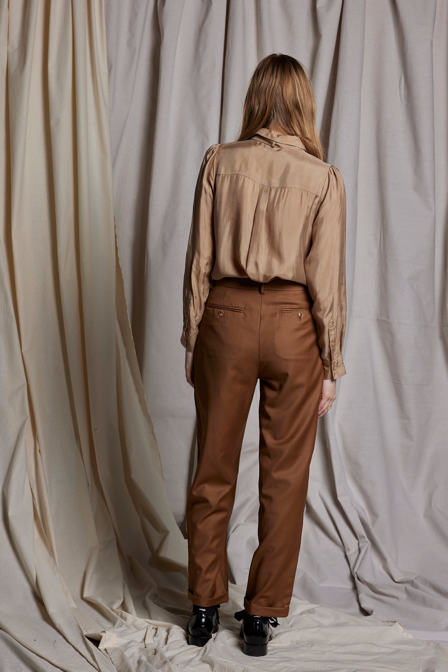 VIOLET BLOUSE - BEIGE SILK