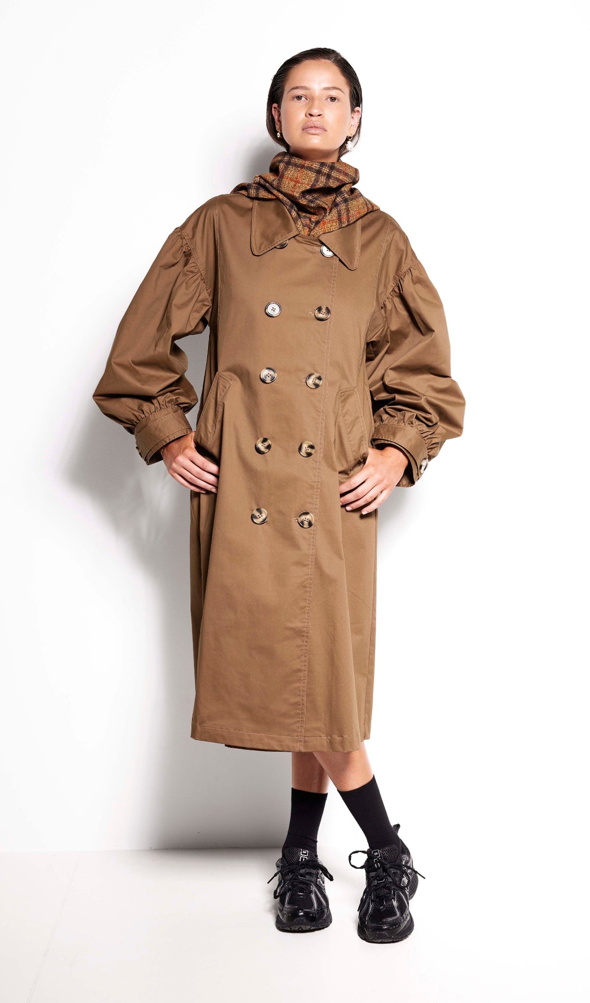 East Element Trench - Doubled breasted trench in tobacco