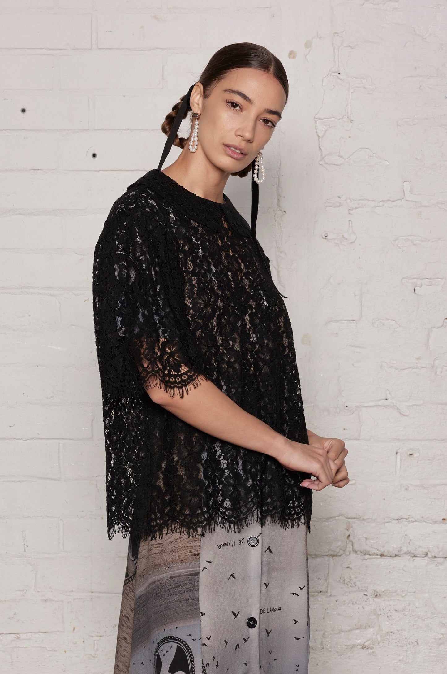 ORNAMENTAL T - BLACK LACE