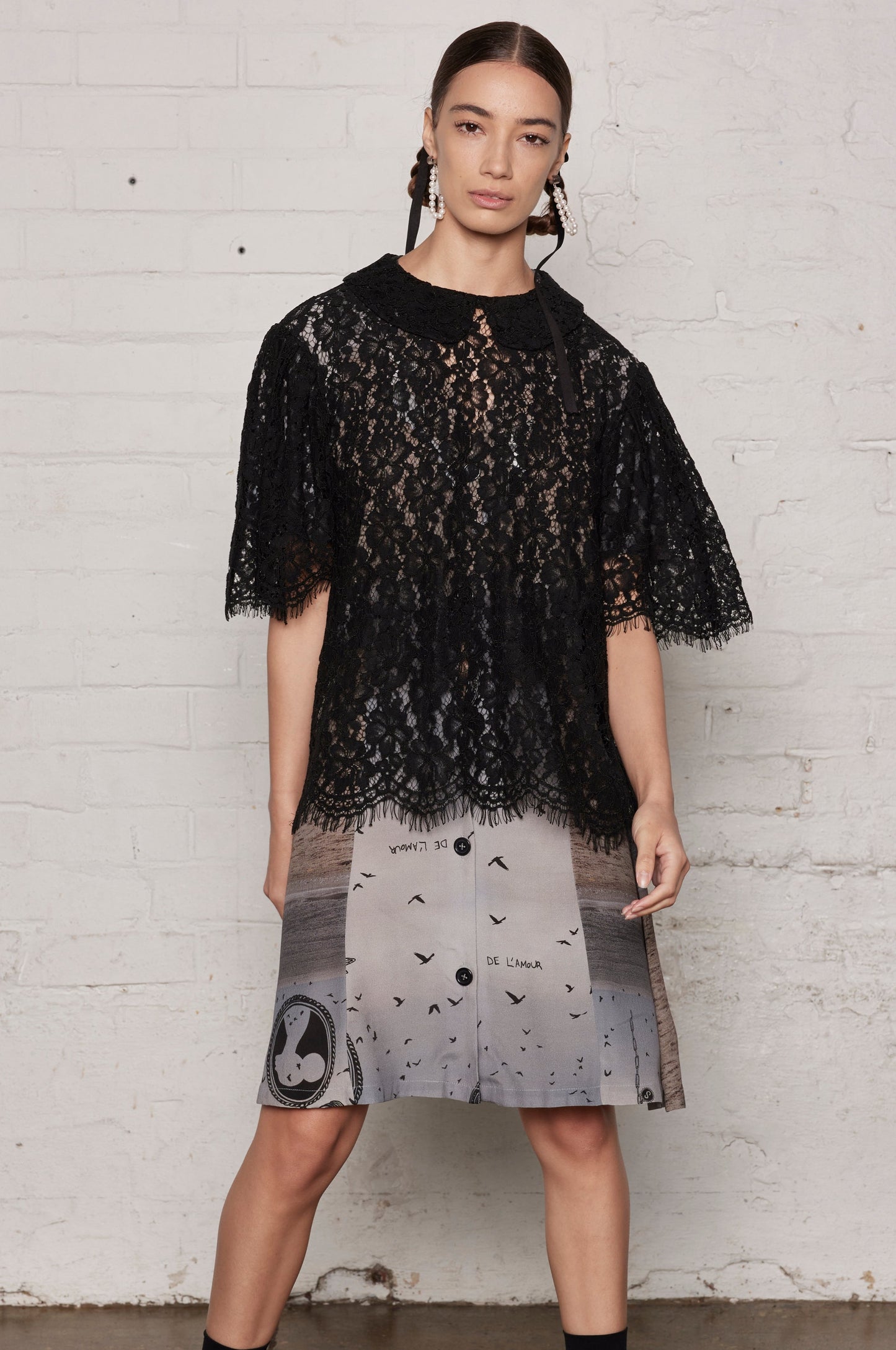 ORNAMENTAL T - BLACK LACE