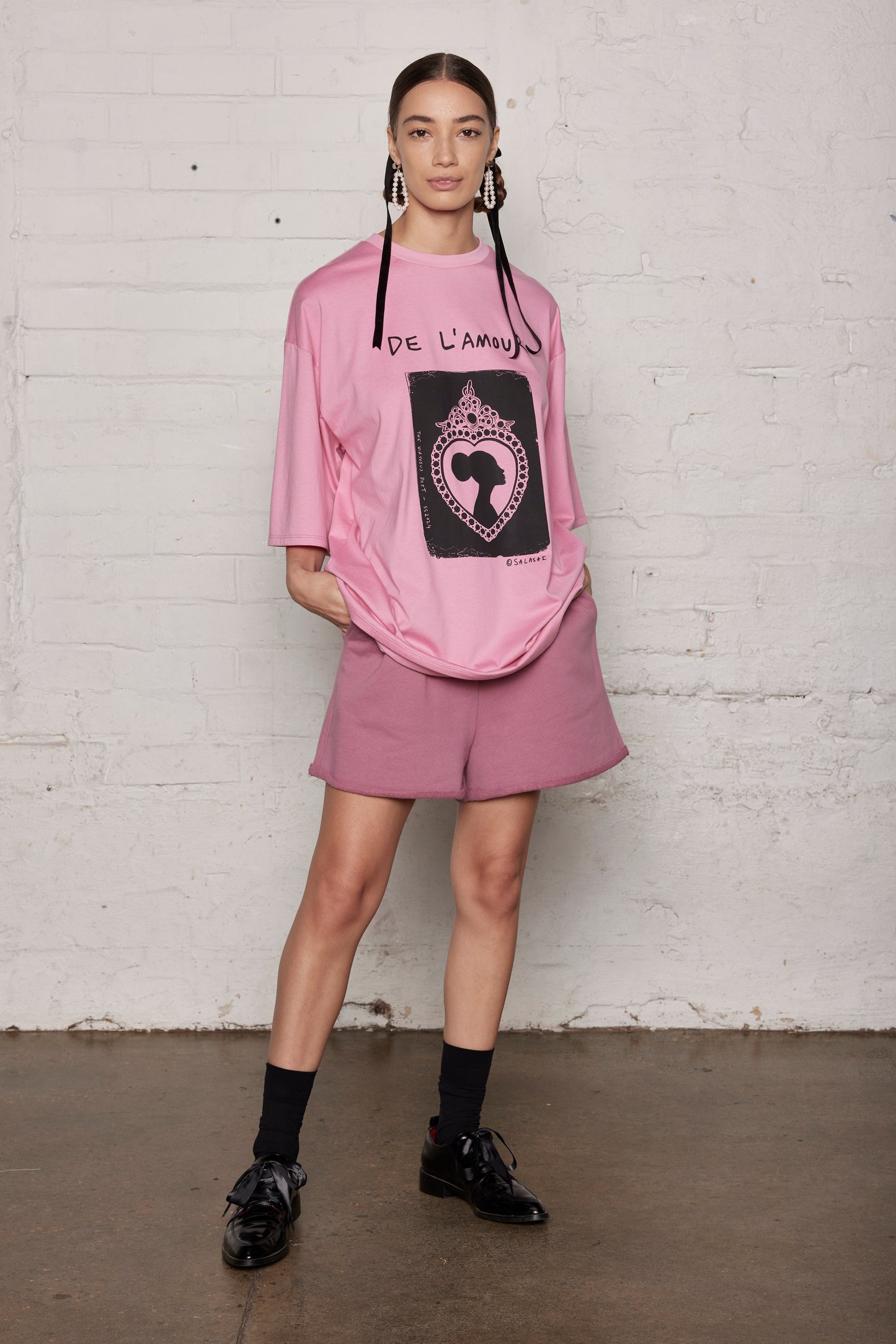 Over-sized unisex T-shirt with DE'LAMOUR graphic