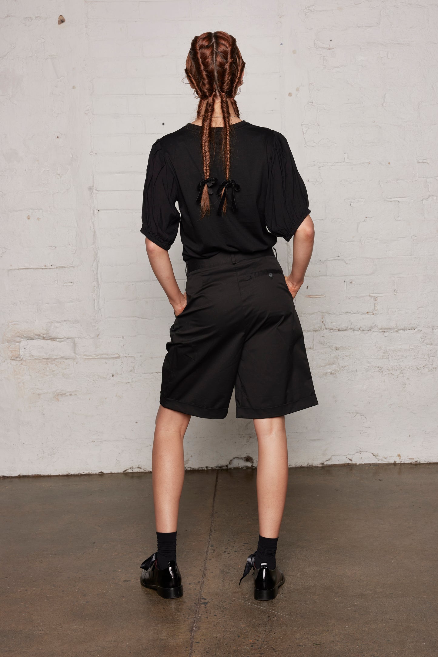 IVORY TOWER SHORT - BLACK