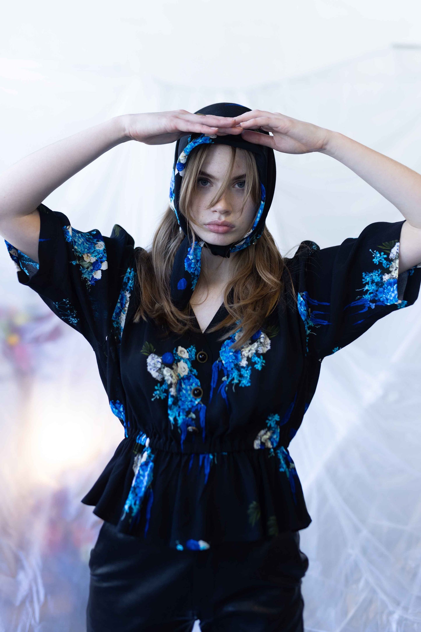 DONT CRY DAHLIA TEE - ELECTRIC BLUE