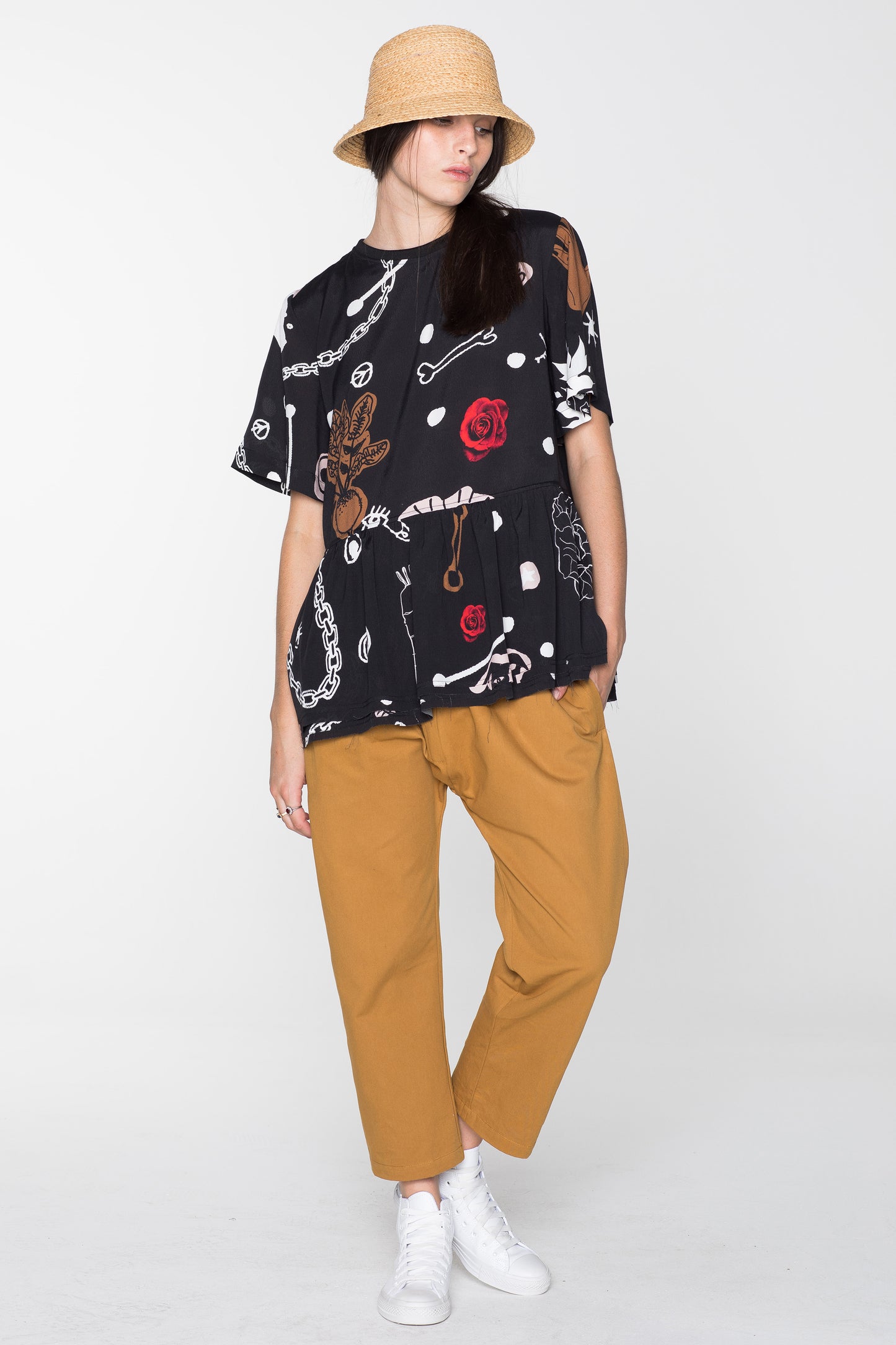 CREATURES TEE - BLACK CHAIN N HOUND PRINT