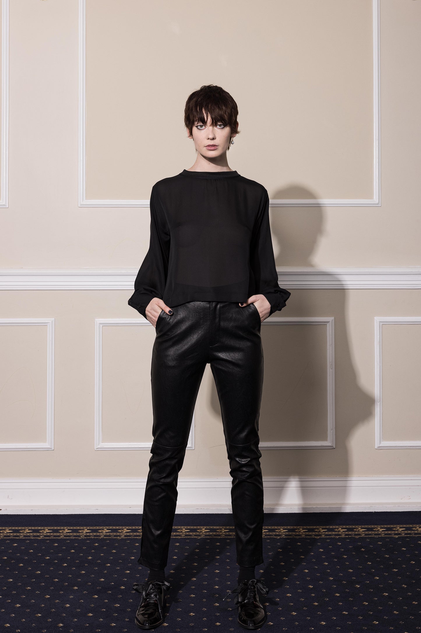 FLORALSCAPE TEE - BLACK SILK