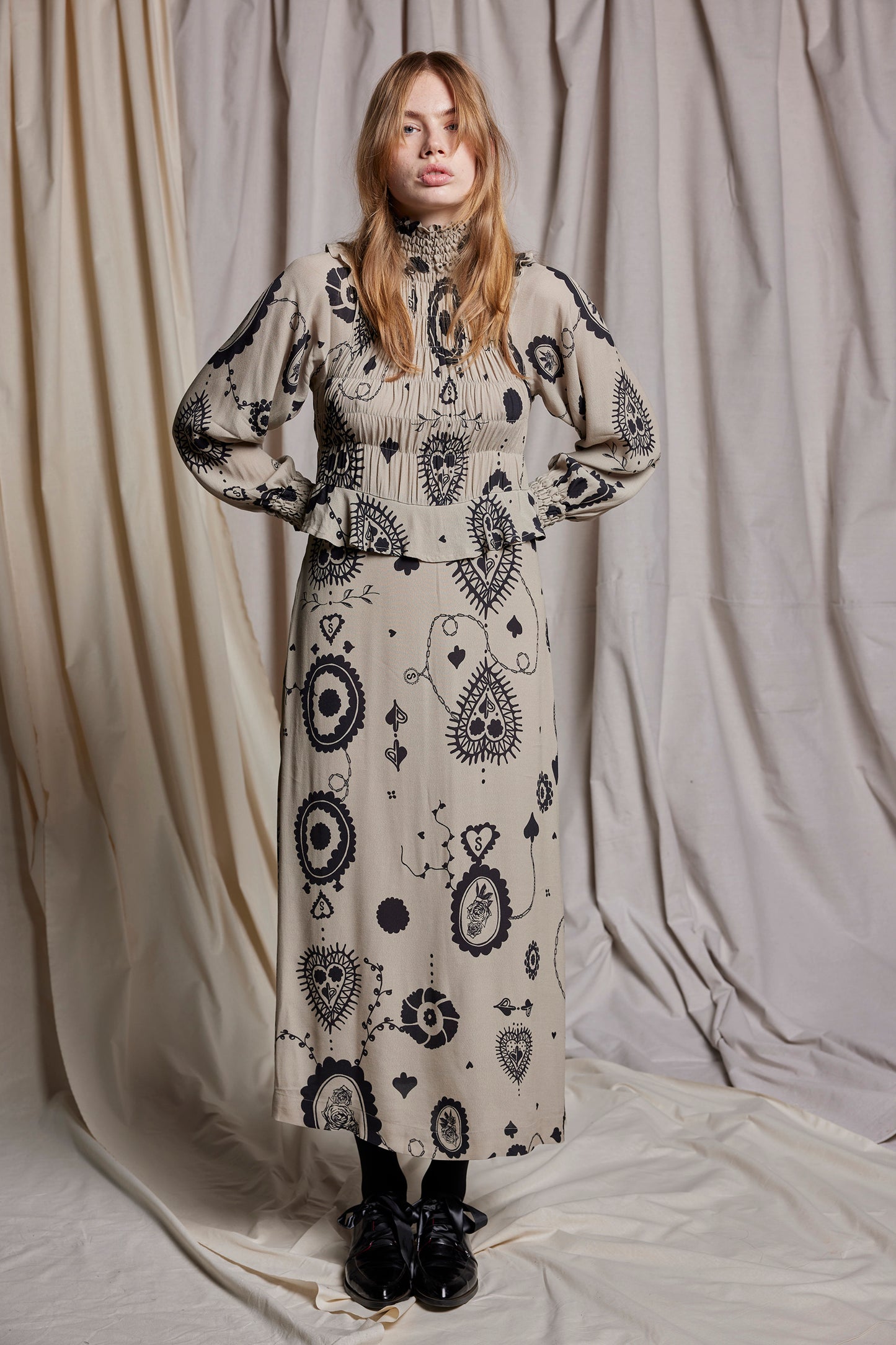 FEMME FATALE DRESS - STONE CAMEO PRINT