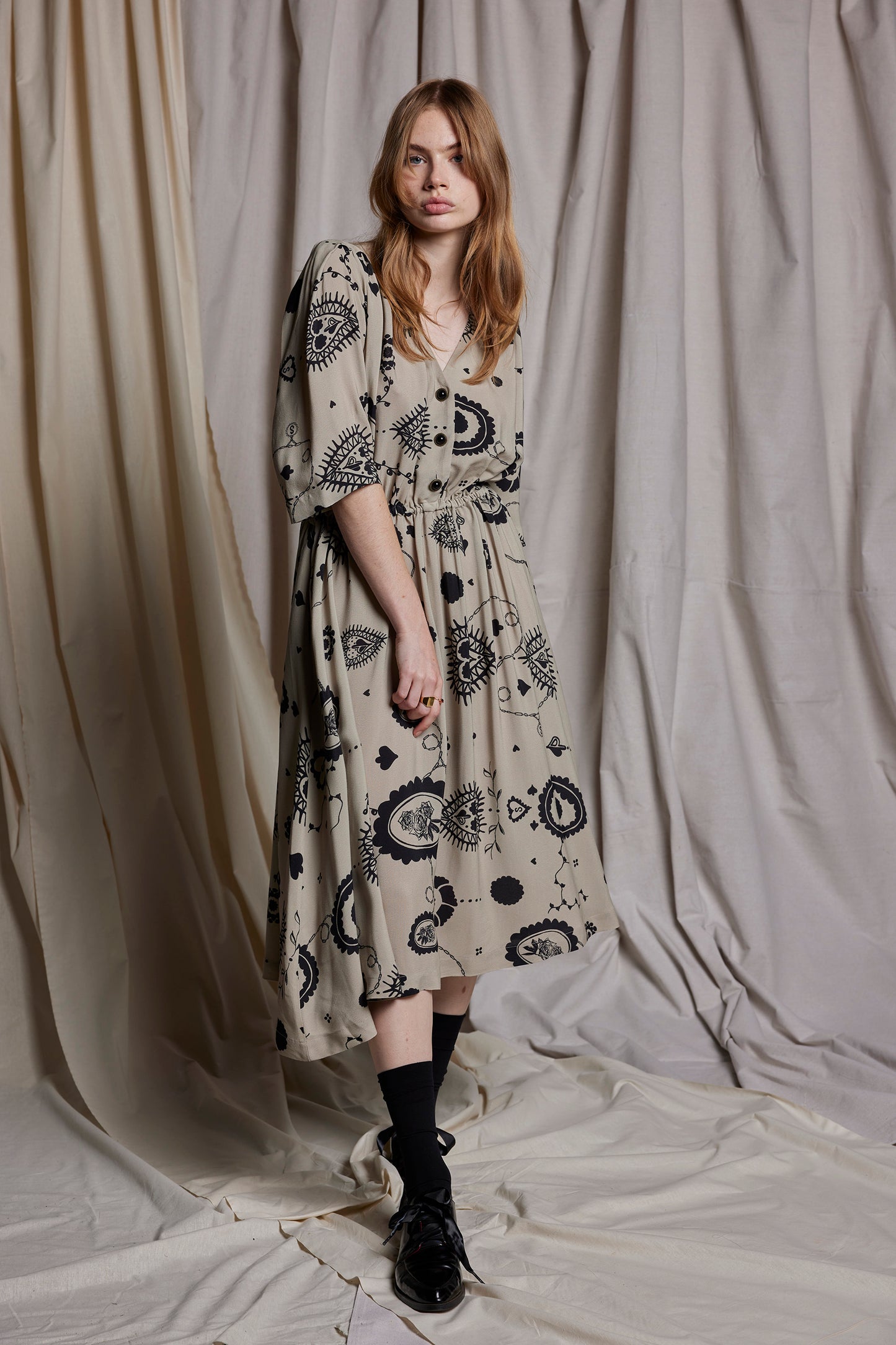 DON'T CRY DAHLIA DRESS - STONE CAMEO PRINT
