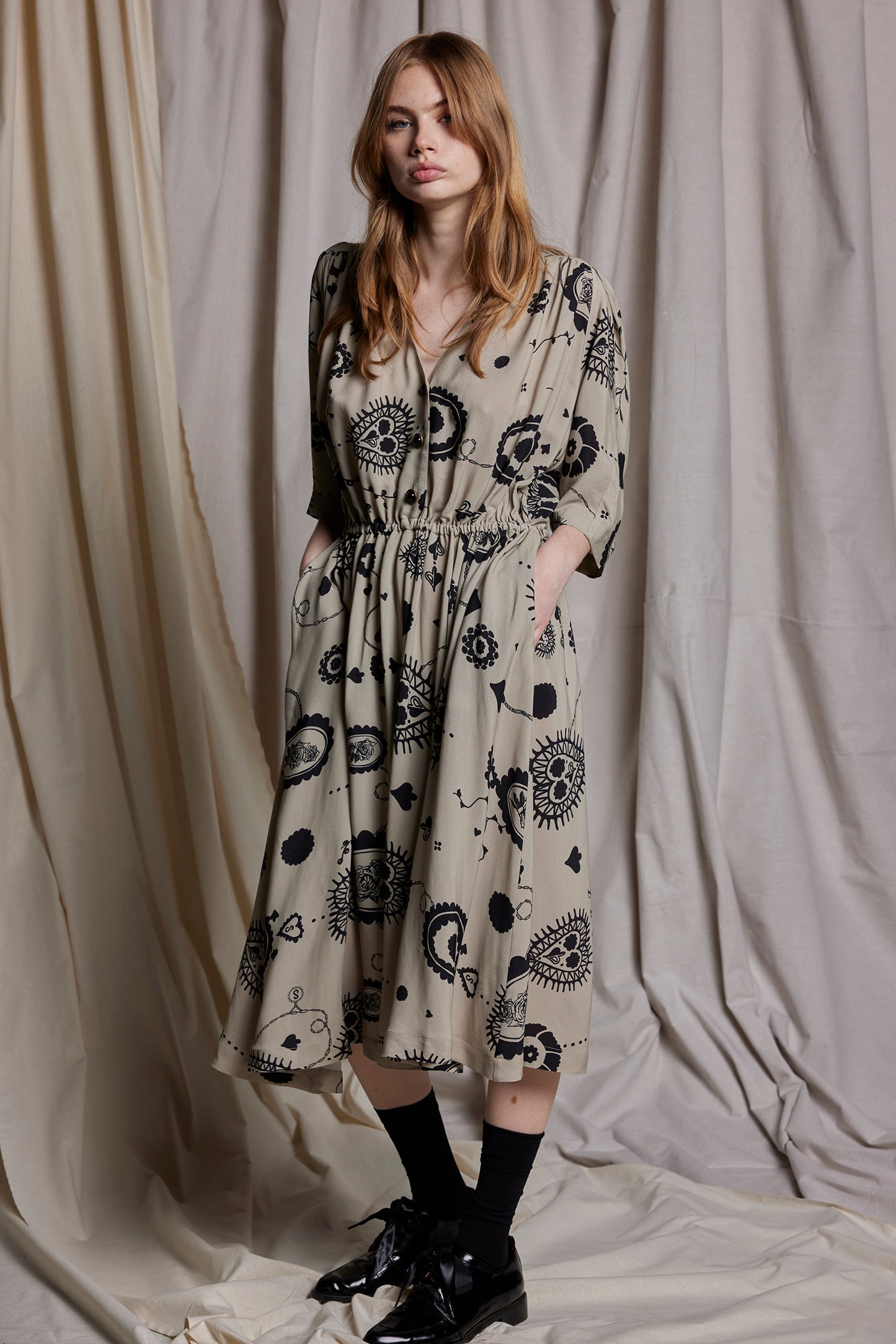 DON'T CRY DAHLIA DRESS - STONE CAMEO PRINT