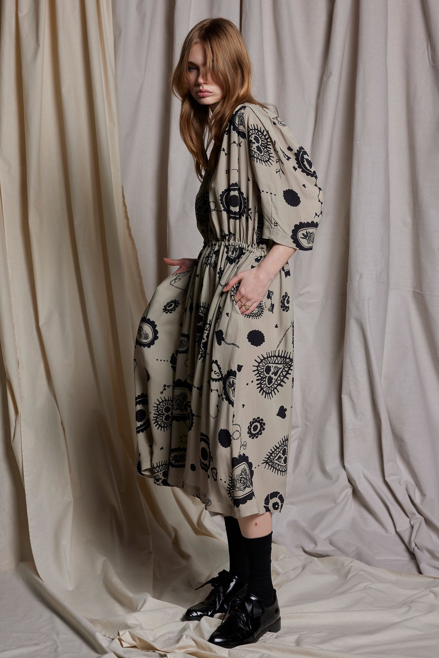 DON'T CRY DAHLIA DRESS - STONE CAMEO PRINT