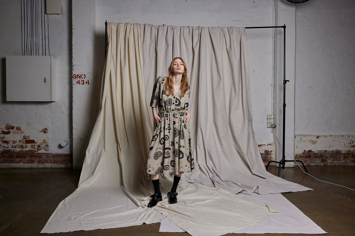 DON'T CRY DAHLIA DRESS - STONE CAMEO PRINT