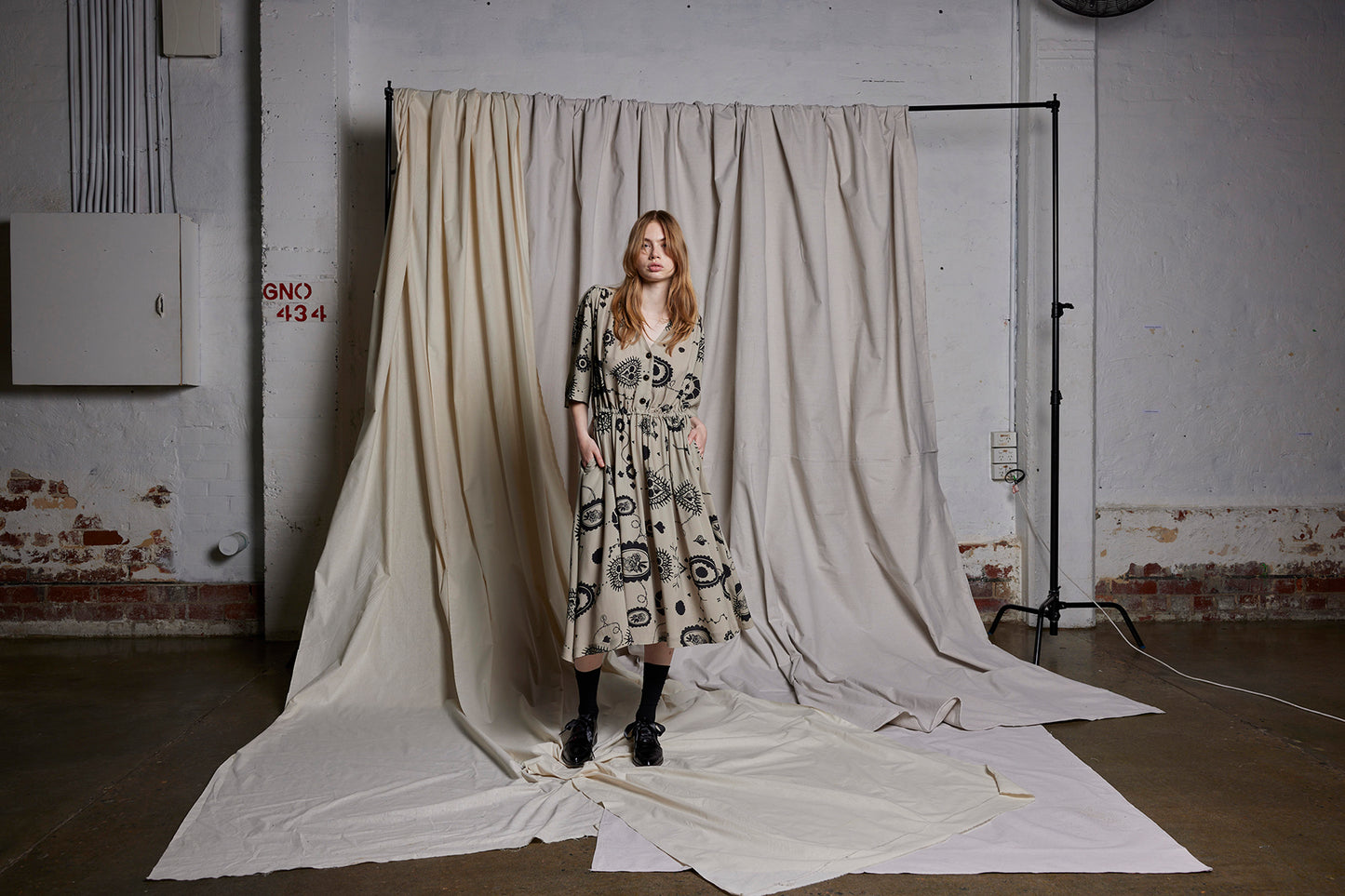 DON'T CRY DAHLIA DRESS - STONE CAMEO PRINT