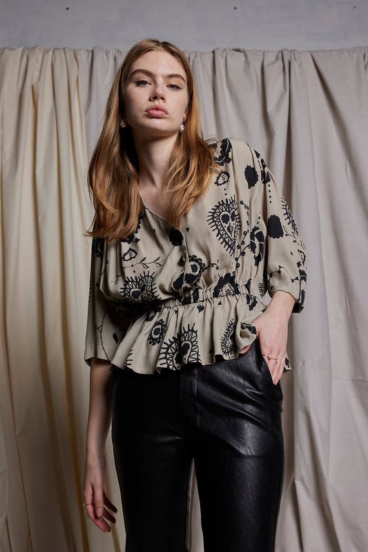 DON'T CRY DAHLIA TEE - STONE CAMEO PRINT