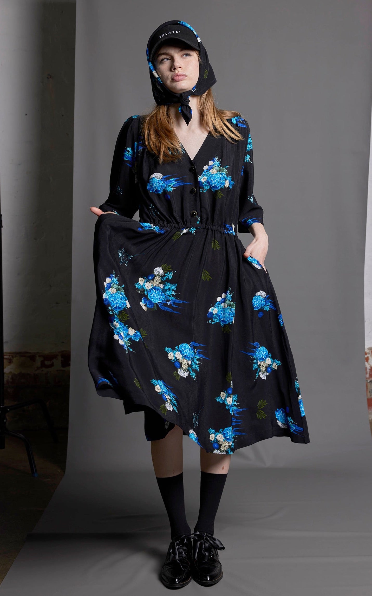 DON'T CRY DAHLIA DRESS - ELECTRIC BLUE PRINT DON'T CRY DAHLIA DRESS - ELECTRIC BLUE PRINT
