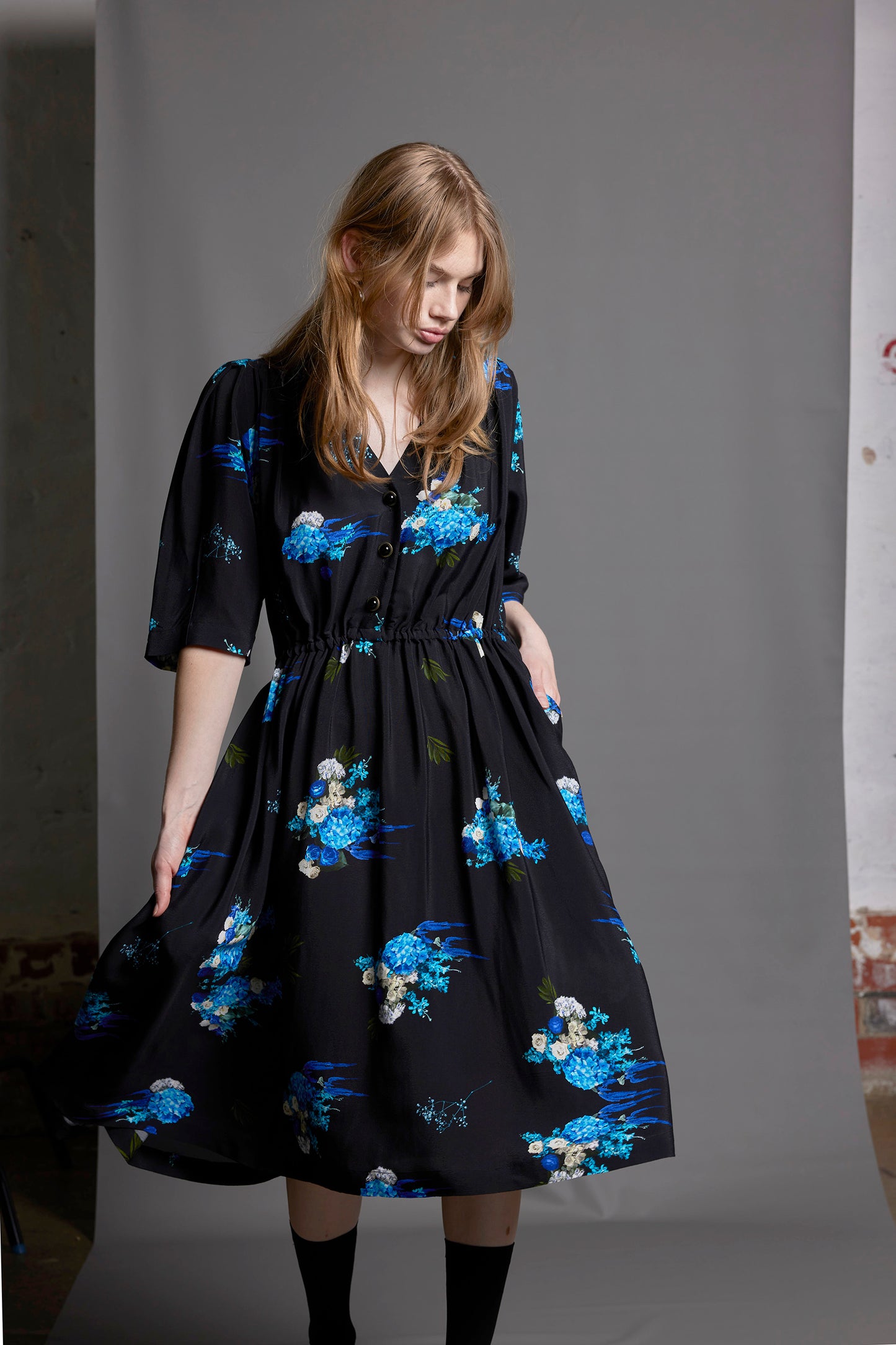 DON'T CRY DAHLIA DRESS - ELECTRIC BLUE PRINT