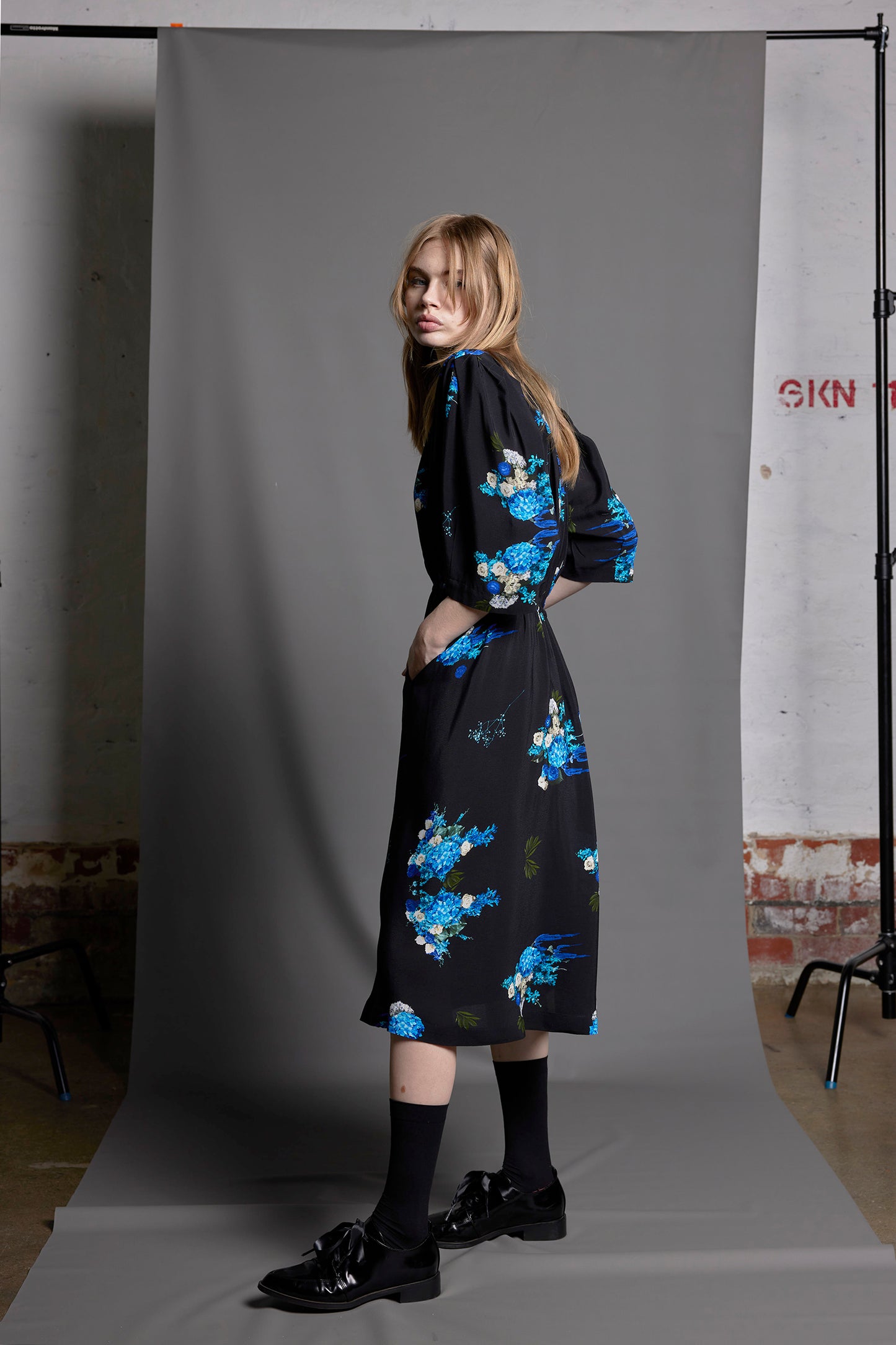 DON'T CRY DAHLIA DRESS - ELECTRIC BLUE PRINT