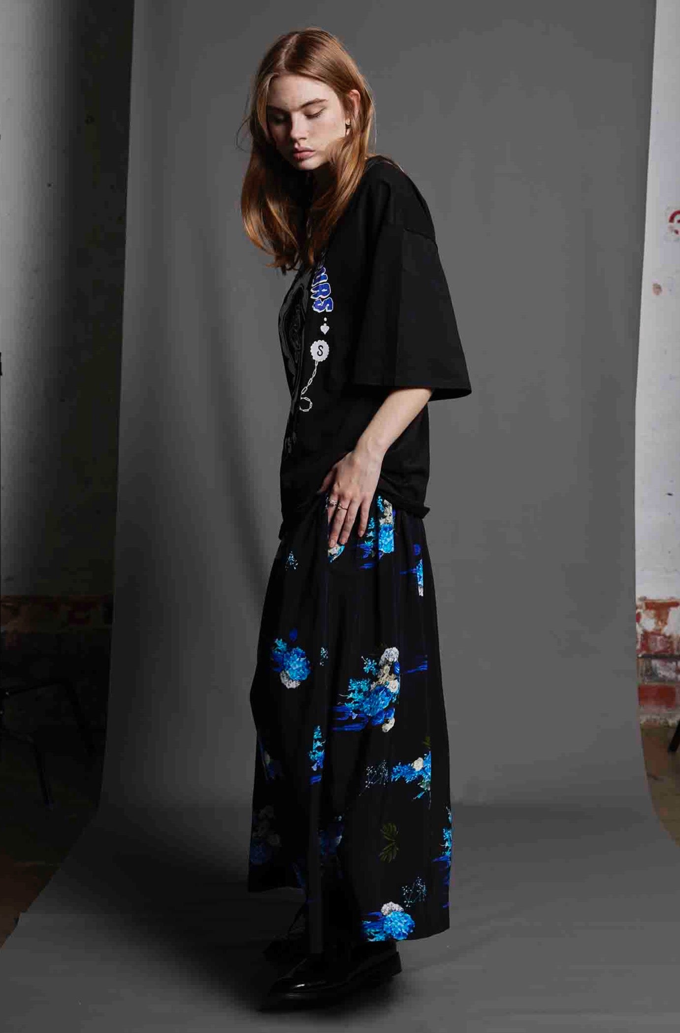 MAISON DES FLEURS UNISEX TEE - BLACK