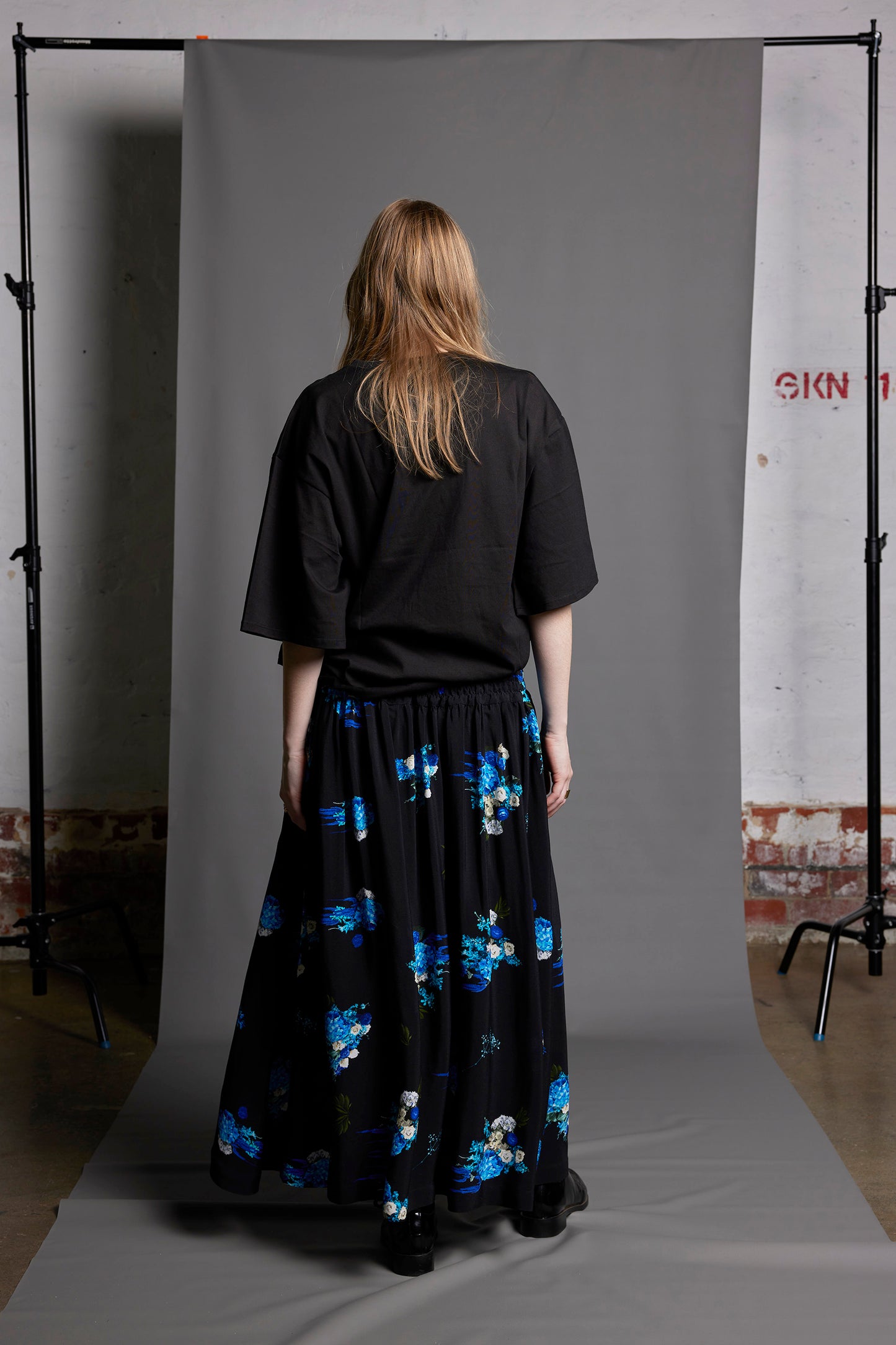 MAISON DES FLEURS UNISEX TEE - BLACK