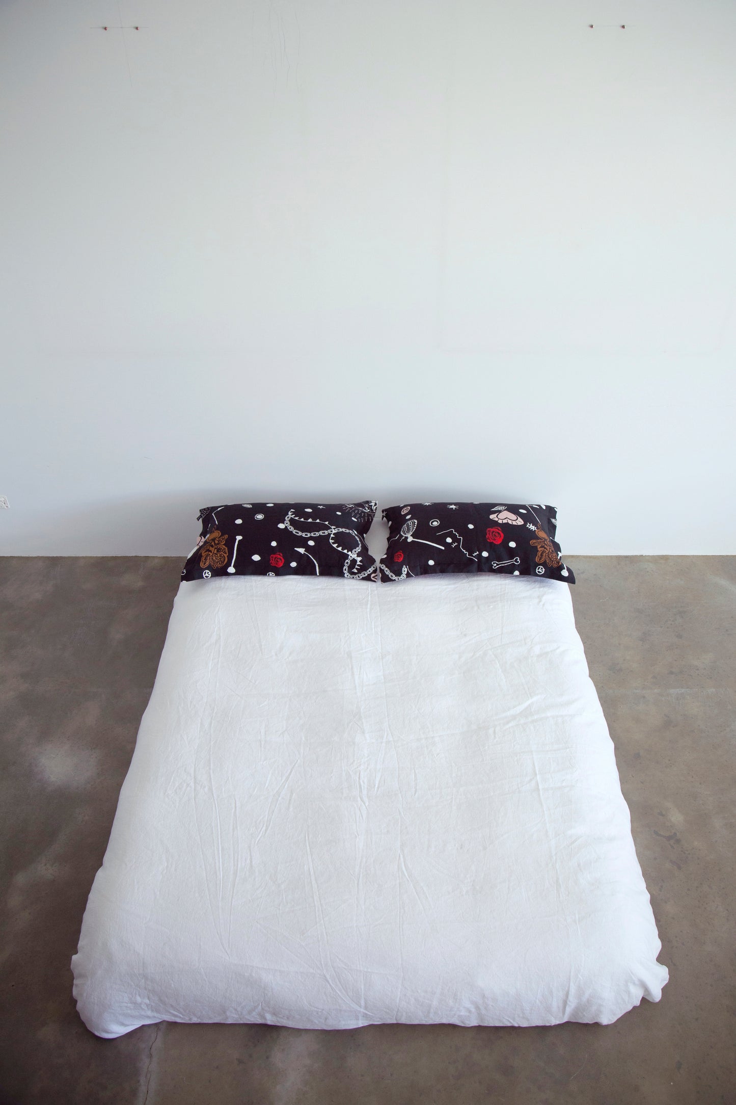 Syndicate Pillowcase Set, Black