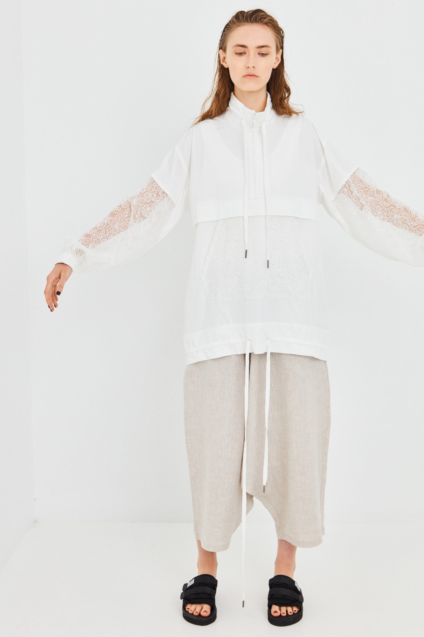 BLURRED WINDBREAKER, WHITE