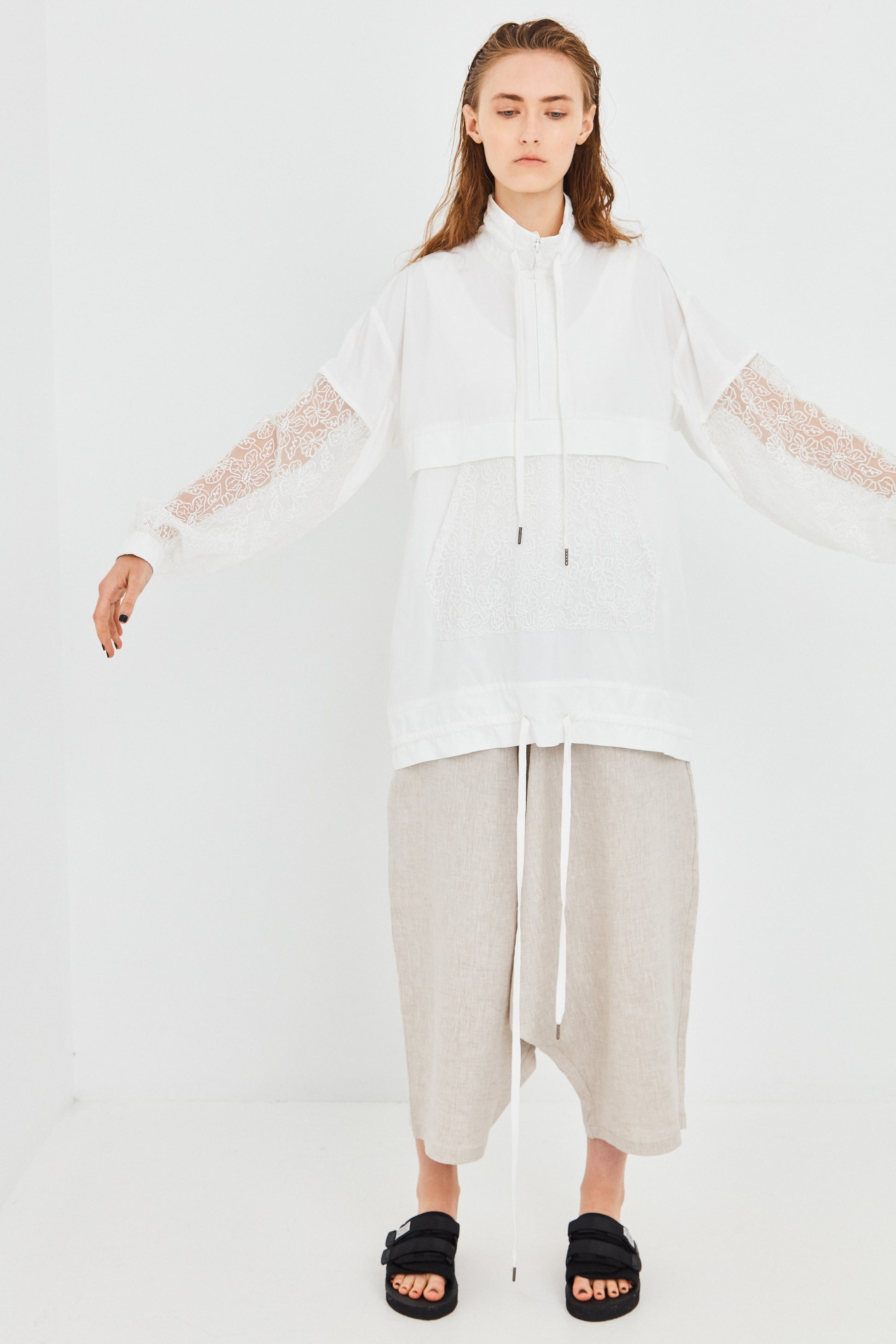 BLURRED WINDBREAKER, WHITE