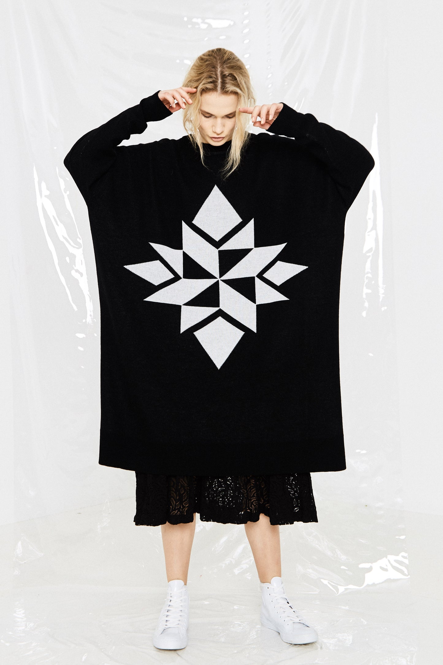 BELOVED JUMPER - BLACK