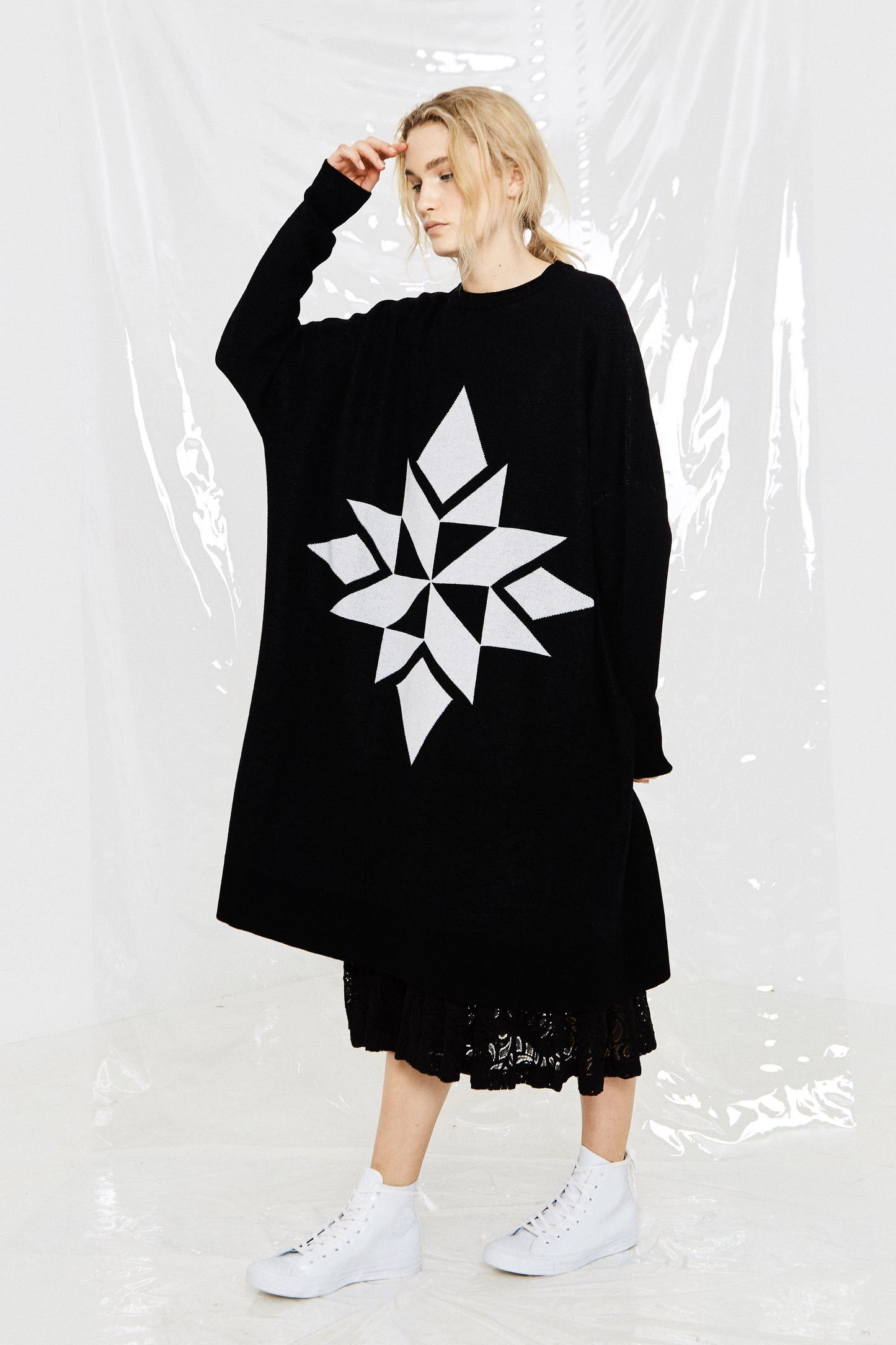 BELOVED JUMPER - BLACK