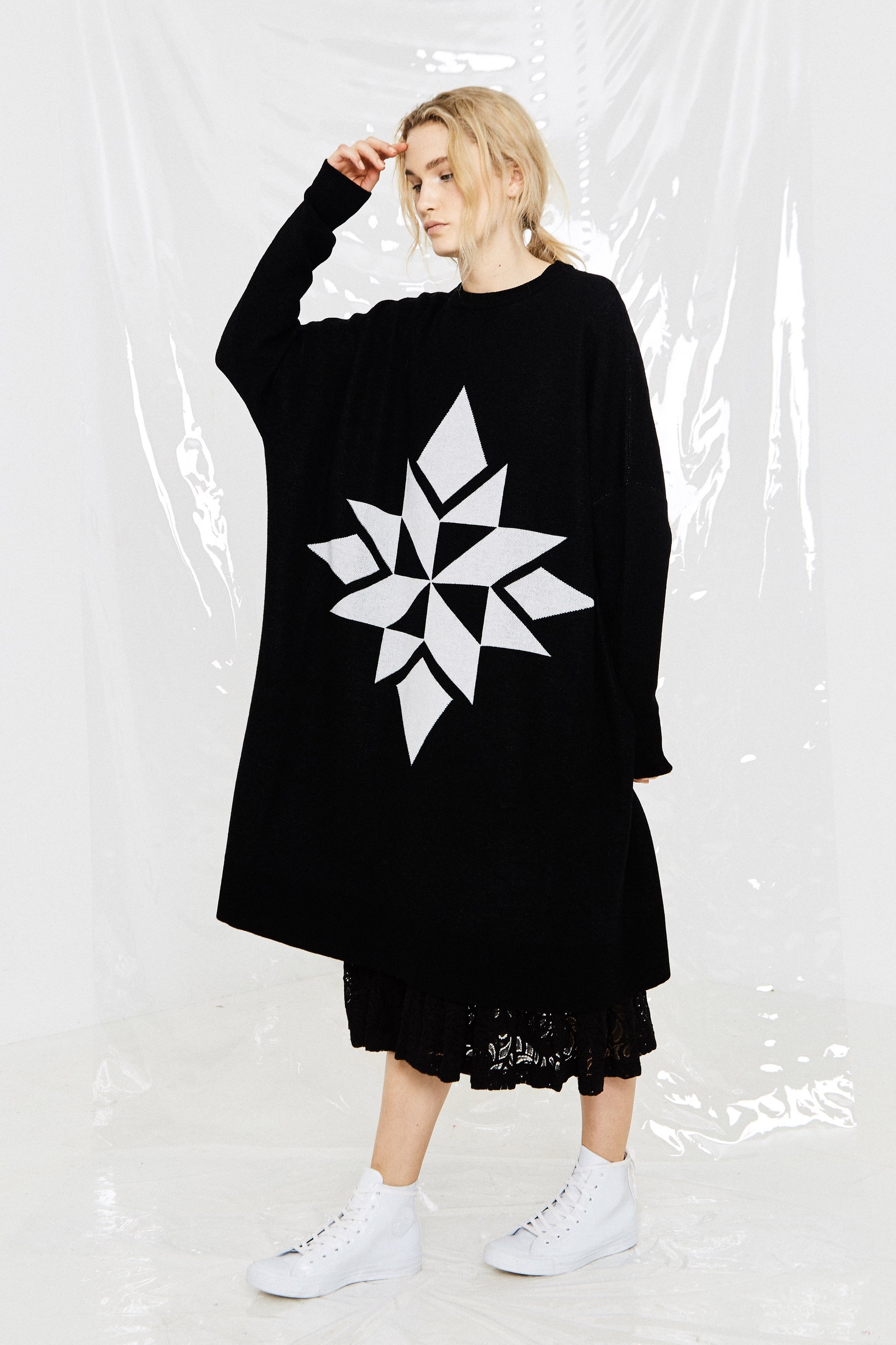BELOVED JUMPER - BLACK