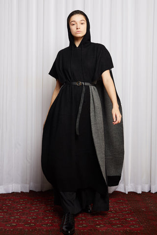 SCIFI PONCHO - BLACK MERINO KNIT