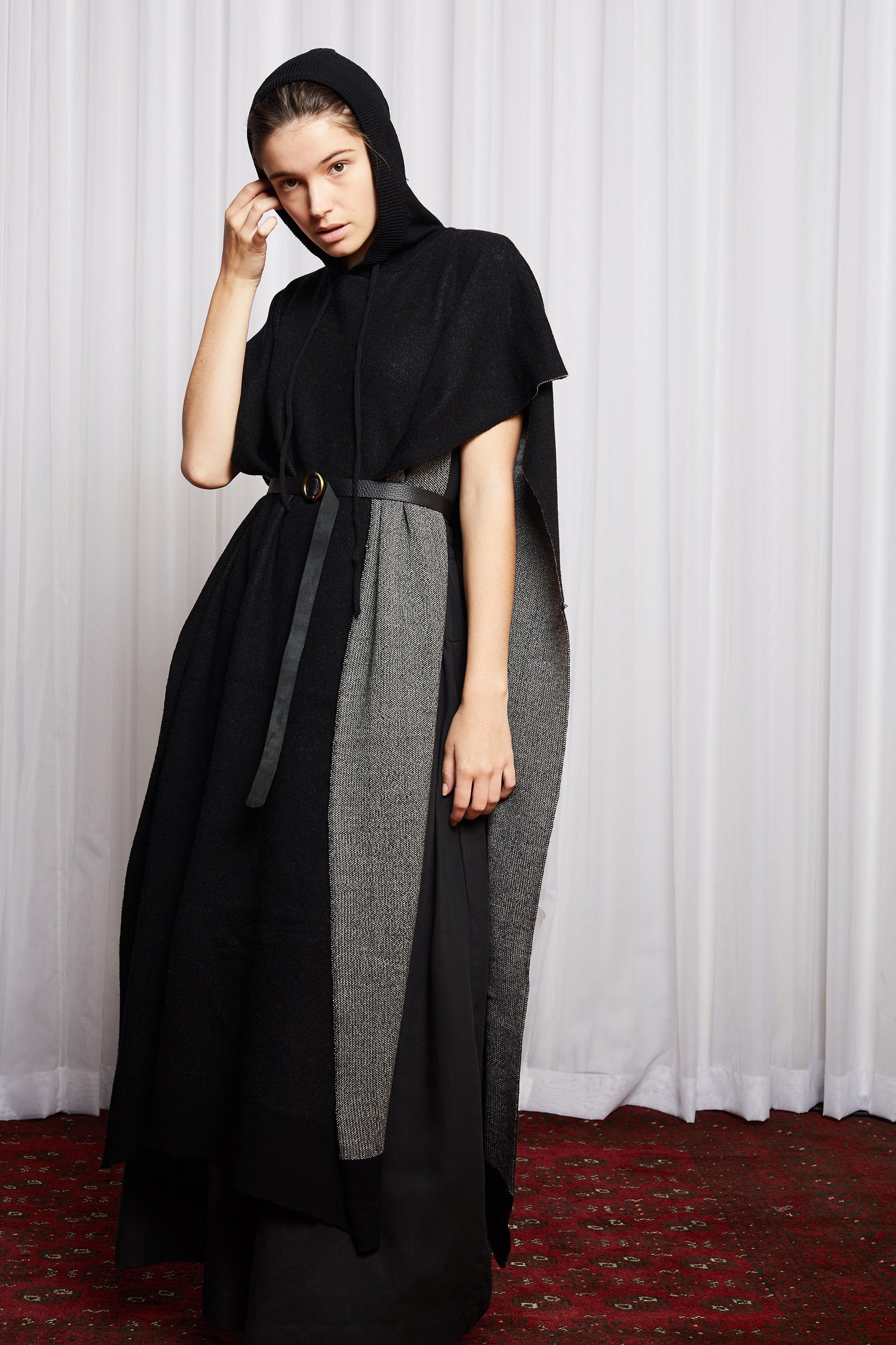 SCIFI PONCHO - BLACK MERINO KNIT