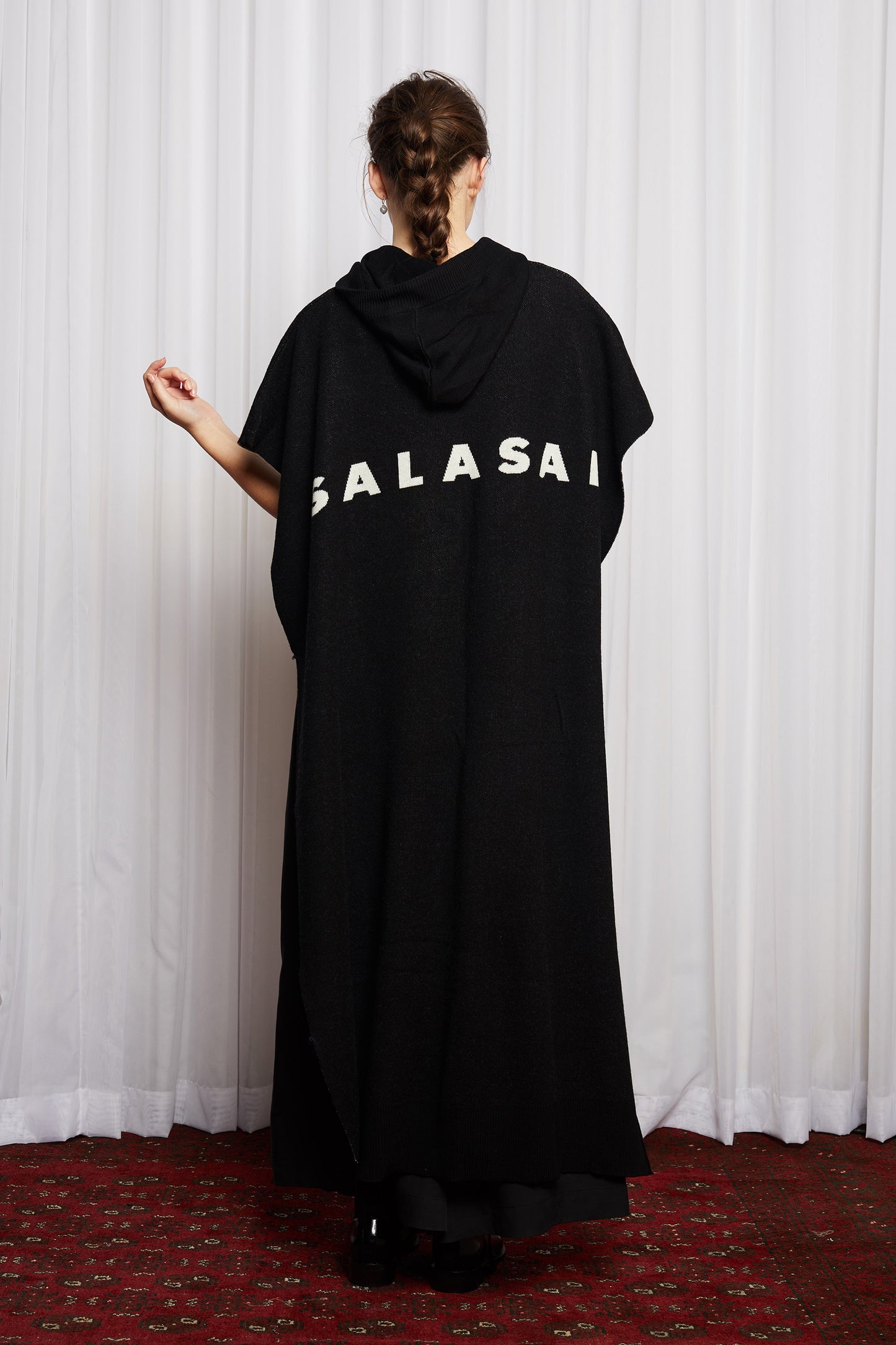 SCIFI PONCHO - BLACK MERINO KNIT