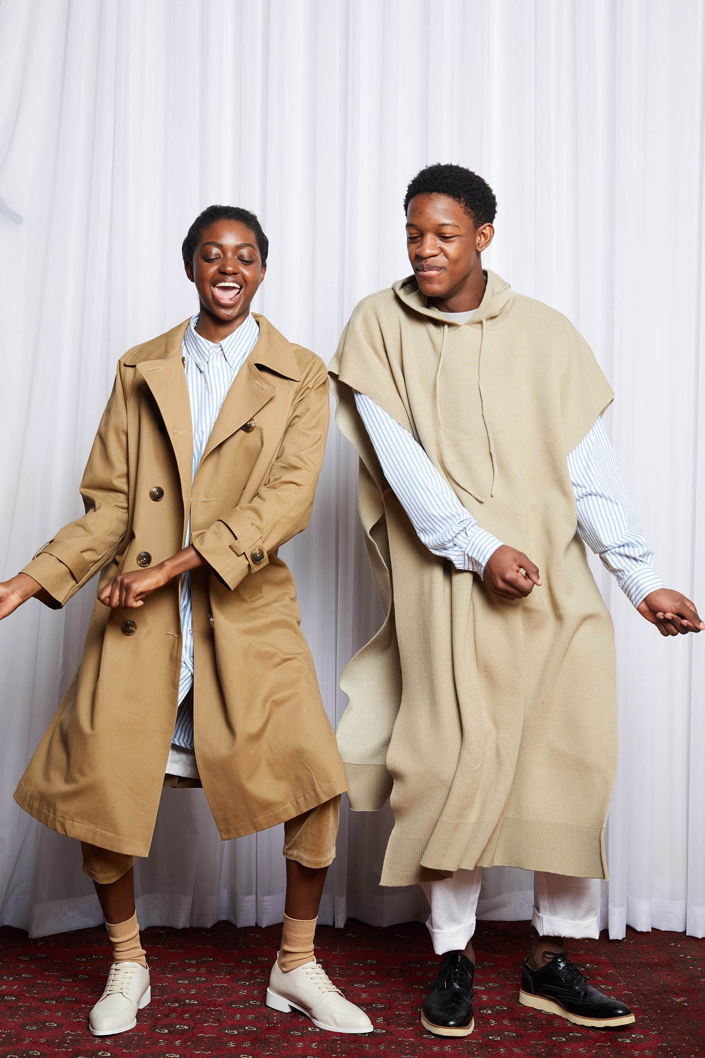 SCIFI PONCHO - BEIGE MERINO KNIT