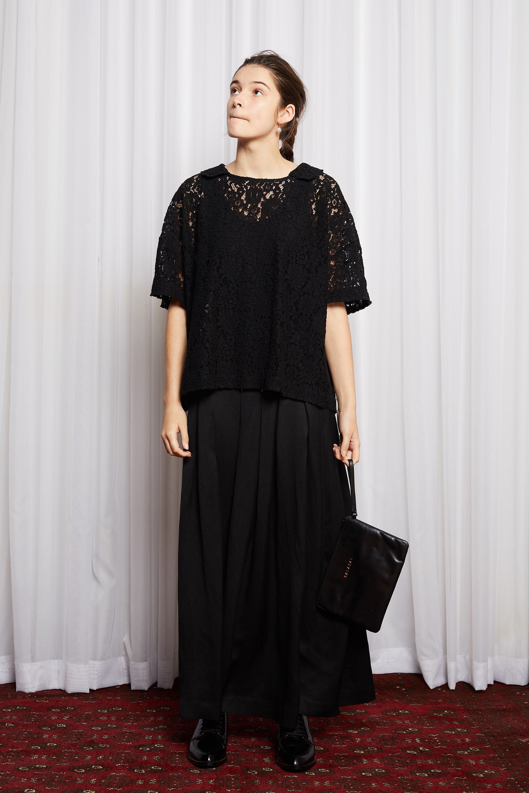 STORY LINE SHIFT - BLACK EMBROIDERY LACE (SAMPLE)