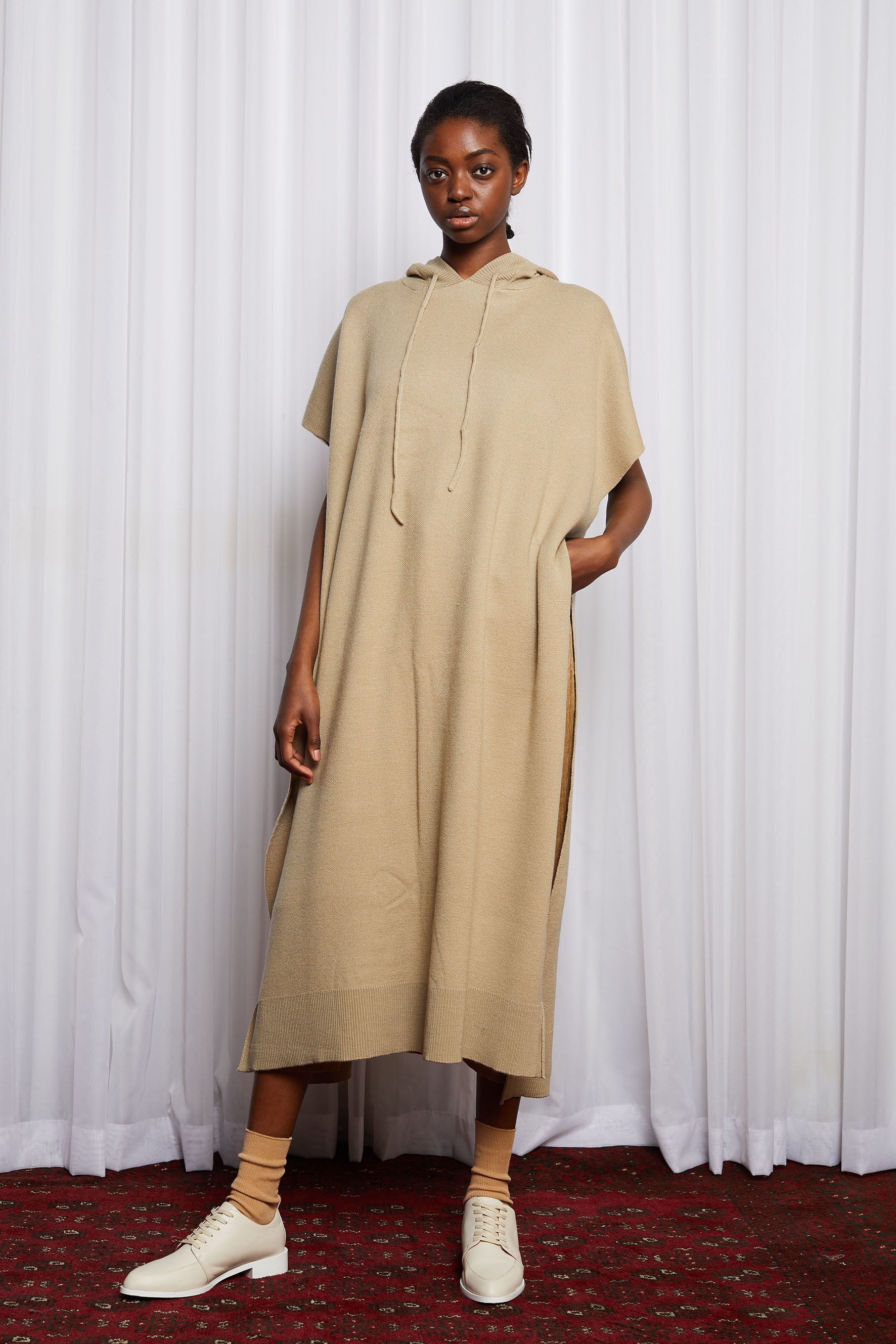 SCIFI PONCHO - BEIGE MERINO KNIT